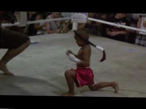 5-year-old future Muay Thai Fighter (Team) demonstrates The Wai Kru @ Tiger Muay Thai